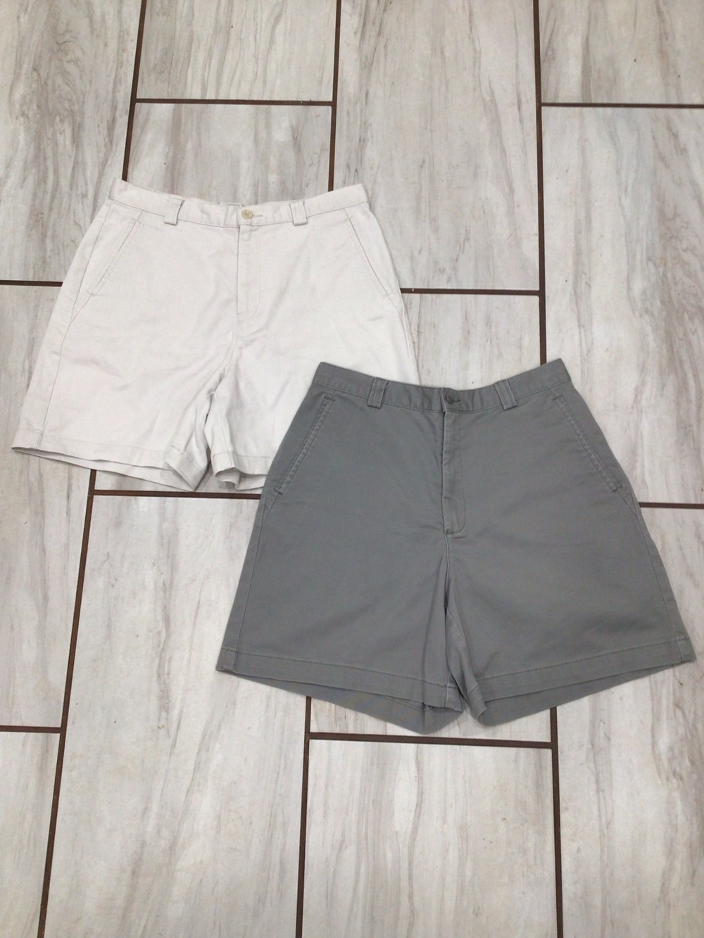 Lot of 2 Dockers Womens Stretch Khaki Shorts Gray Beige Size 8 Cotton Blend